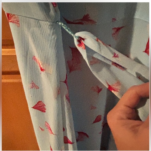 What is beautiful dress blue floral size 8/10 good night area of public women’s - Picture 5 of 12